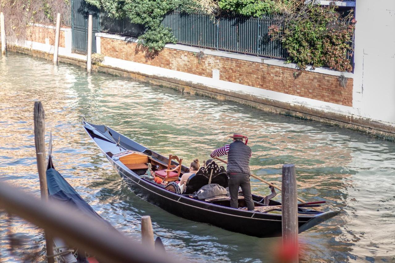 Italian Experience-Riva Degli Schiavoni Boutique Apartment Venedig Exteriör bild